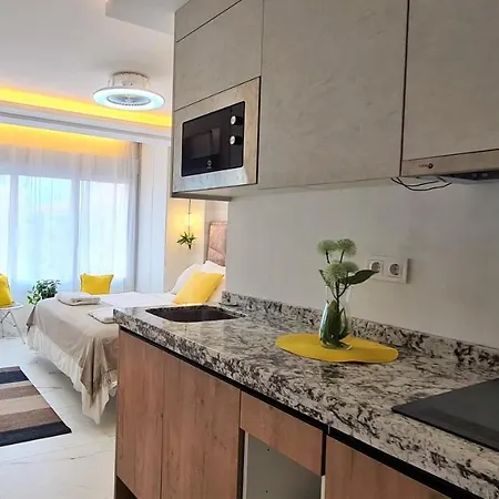 Rada Abc & Estudios A Apartament Estepona