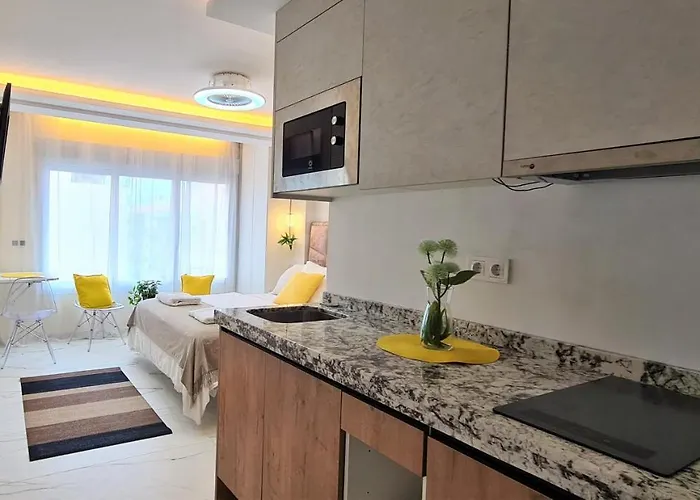 Rada Abc & Estudios A Appartamento Estepona